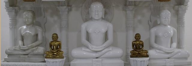 statues